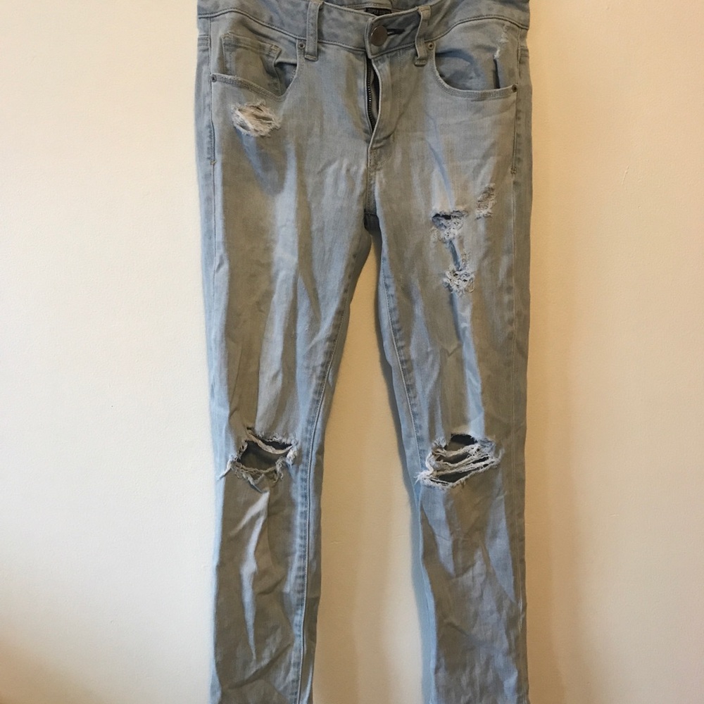 American Eagle Distressed Jeans